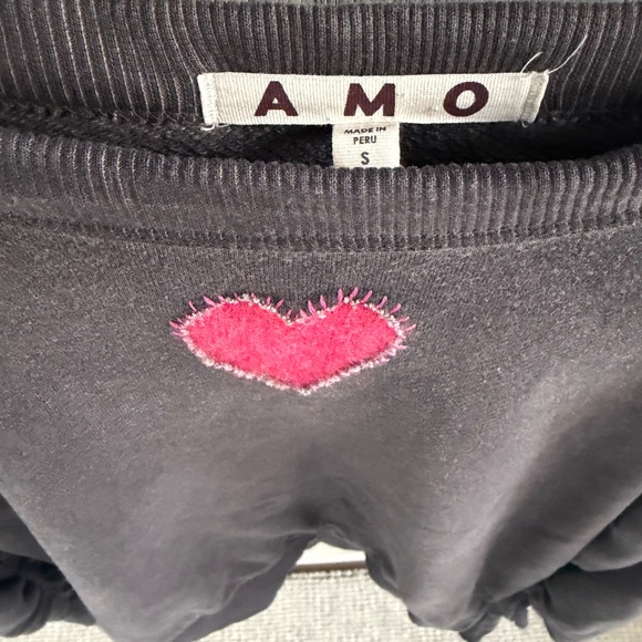 AMO upcycled sweatshirt with embroidery and heart - Picture 2 of 10